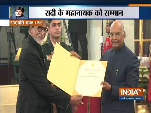 Amitabh Bachchan receives Dadasaheb Phalke Award from President Ram Nath Kovind