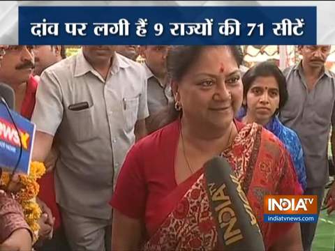 Rajasthan: BJP leader Vasundhara Raje Scindia casts her vote at Jhalawar polling booth