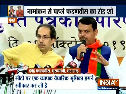 CM Fadnavis and Uddhav Thackeray addresses a joint press conference