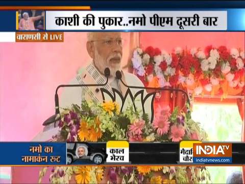 Before filing nomination, PM Narendra Modi is addressing the booth heads and party workers.