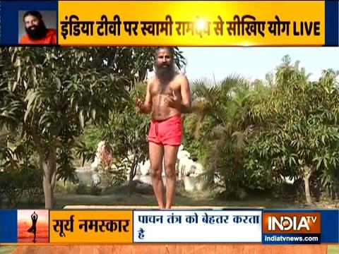 Zoa Morani, Swami Ramdev show the correct way to do Surya namaskar