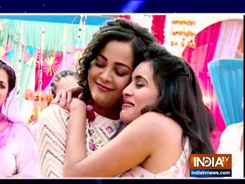 Kuhu and Mishti compete in Gol Gappa eating during Holi in Yeh Rishtey Hain Pyaar Ke