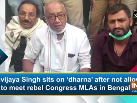 Digvijaya Singh sits on 'dharna' after not allowed to meet rebel Congress MLAs in Bengaluru