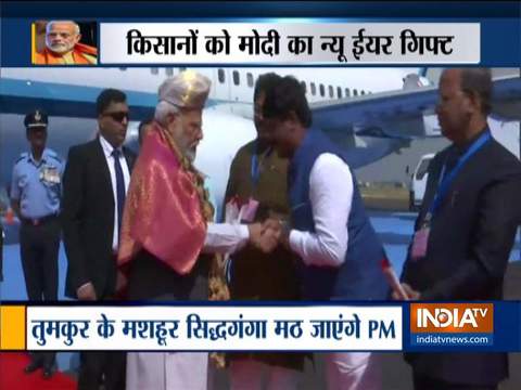 Karnataka: PM Narendra Modi arrives in Bengalaru