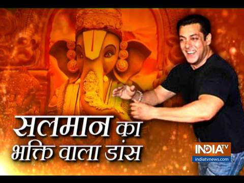 Salman Khan dances his heart out at Arpita Khan's Ganpati Visarjan