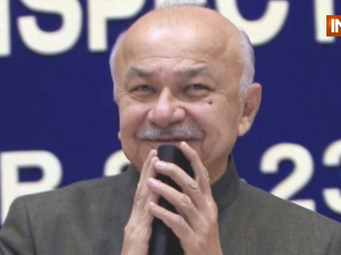 Sushilkumar Shinde: A 'rag to riches' story