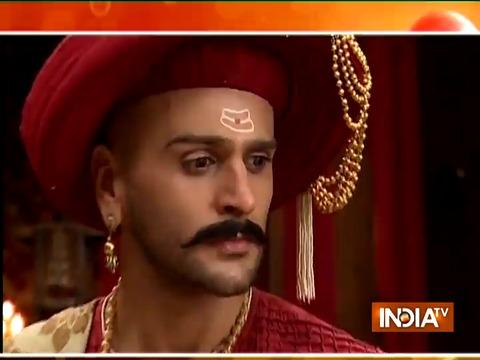 Bajirao reveals his marriage to Mastani