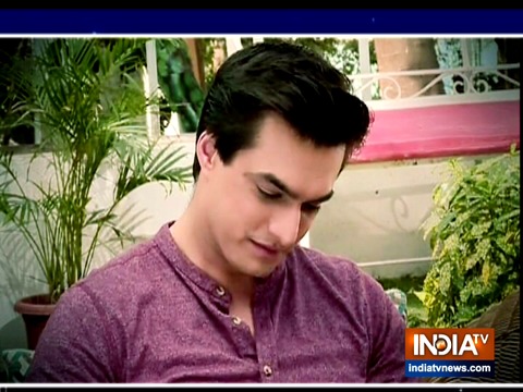 Kartik console frightened Naira in Yeh Rishta Kya Kehlata Hai