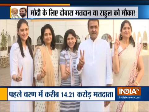 Congress leader Praful Patel casts his vote at a polling booth in Maharashtra