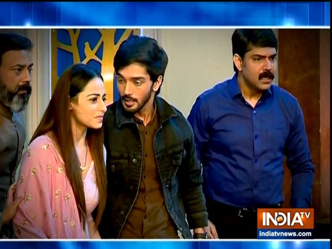 Ansh and Piya feel helpless as their powers are ineffective in front of Mohana