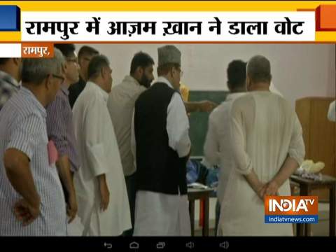 Lok Sabha Election 2019: Azam Khan casts his vote in Rampur