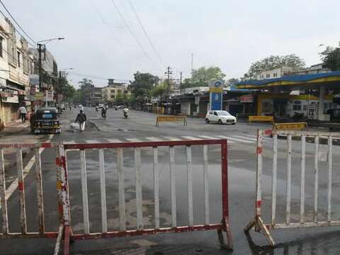 Uttar Pradesh extends Corona Curfew till May 24