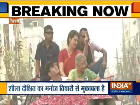 Priyanka Gandhi and Sheila Dikshit hold a roadshow in Brahmpuri, Delhi