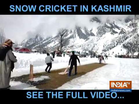 Youngsters from Kashmir host snow cricket tournament to promote tourism