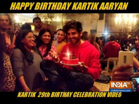 Kartik Aaryan celebartes birthday with media