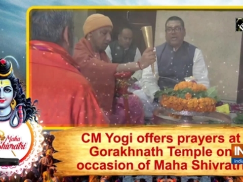 CM Yogi offers prayers at Gorakhnath Temple on occasion of Maha Shivratri