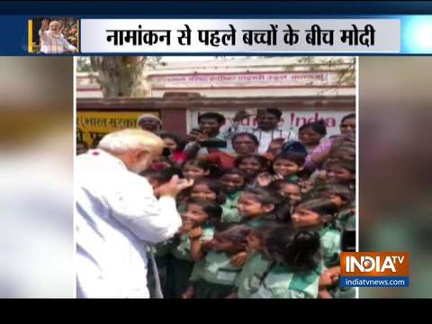 PM Modi spares time to meet school children before his