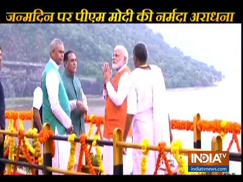 On his 69th birthday, PM Modi offers prayers at Sardar Sarovar Dam in Kevadia