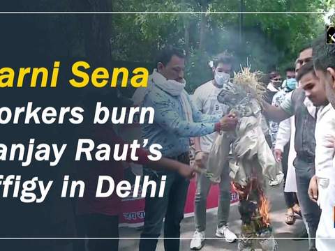 Karni Sena workers burn Sanjay Raut's effigy in Delhi