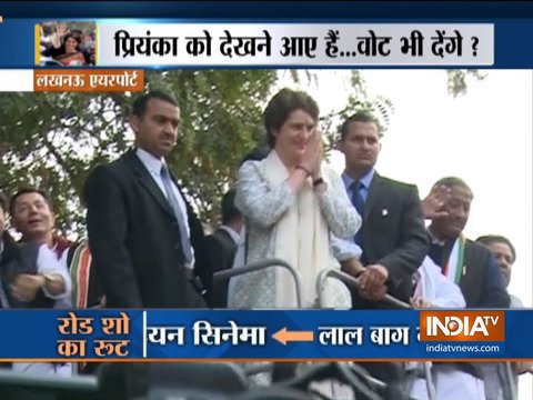 Lucknow: Priyanka Gandhi Vadra begins her road show