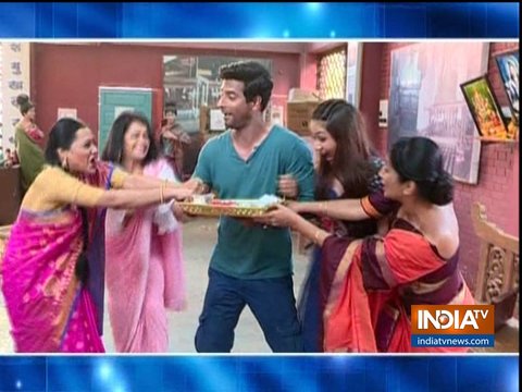 Holi 2019: TV stars enjoy Banarasi paan