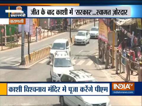 Varanasi: Massive crowd greets PM Narendra Modi