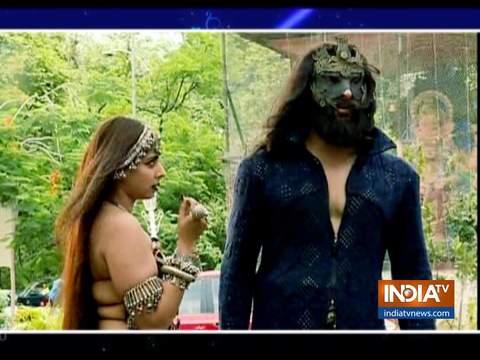 Pishachani follows Anjaan to know what he is upto in Divya Drishti