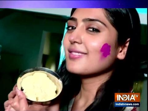 Niya aka Anjali Tatrari cooks gujia on Mere Dad Ki Dulhan sets