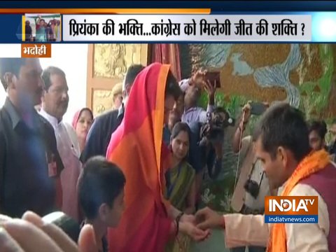 Priyanka Gandhi offers prayers at Sita Temple in Bhadohi