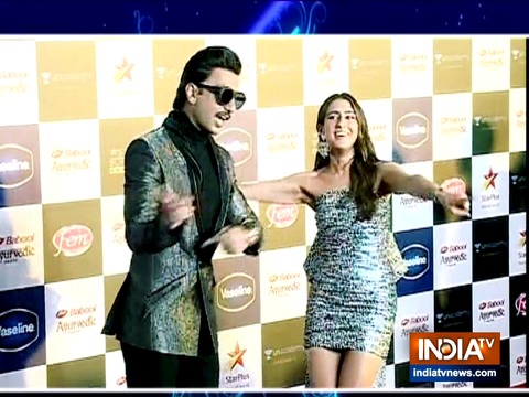 Ranveer Singh and Sara Ali Khan share fun moments at Star Screen Awards