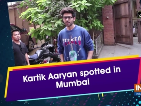 Kartik Aaryan spotted in Mumbai