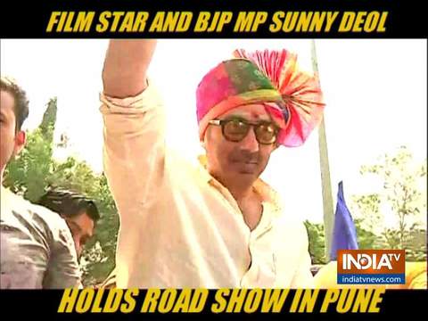 Bollywood actor and BJP MP Sunny Deol held roadshow in Hadapsar constituency in Pune