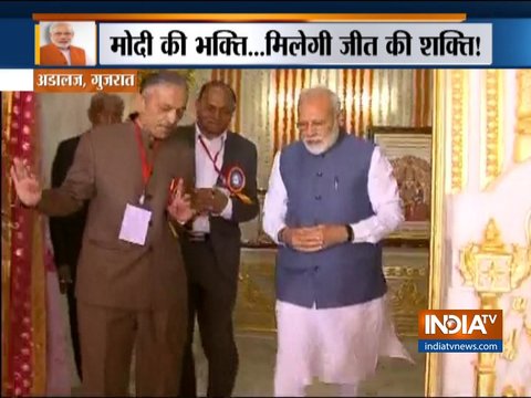 Gujarat: PM Modi offers prayers at Shree Annapurna Dham in Adalaj